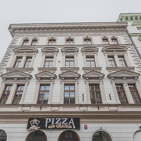 Carolina'S Yoga Apartment Hradec Králové Zewnętrze zdjęcie