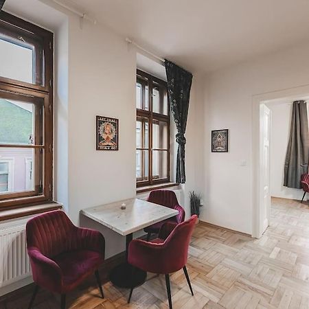 Carolina'S Yoga Apartment Hradec Králové Zewnętrze zdjęcie