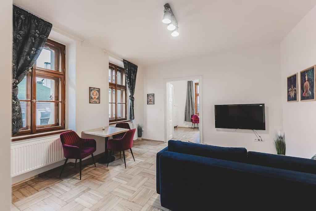 Carolina'S Yoga Apartment Hradec Králové Zewnętrze zdjęcie