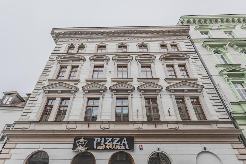 Carolina'S Yoga Apartment Hradec Králové Zewnętrze zdjęcie